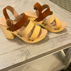 Chinese Laundry Flower Sandal